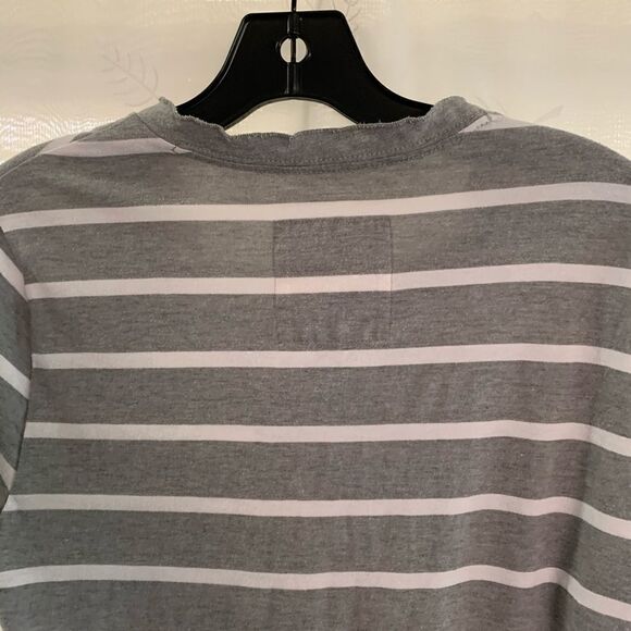 Hollister t-shirt s grey stripes 2 buttons upfront - Picture 7 of 7